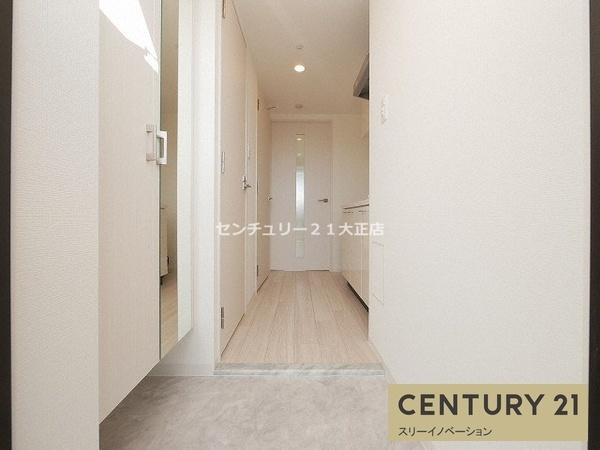 エスリード弁天町クレールの玄関