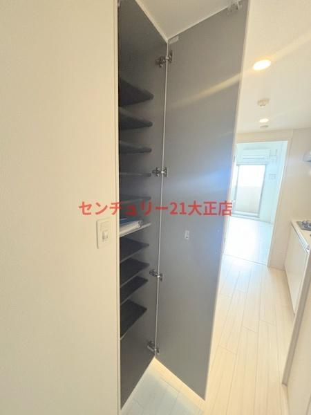 セオリー大阪ベイステージの玄関
