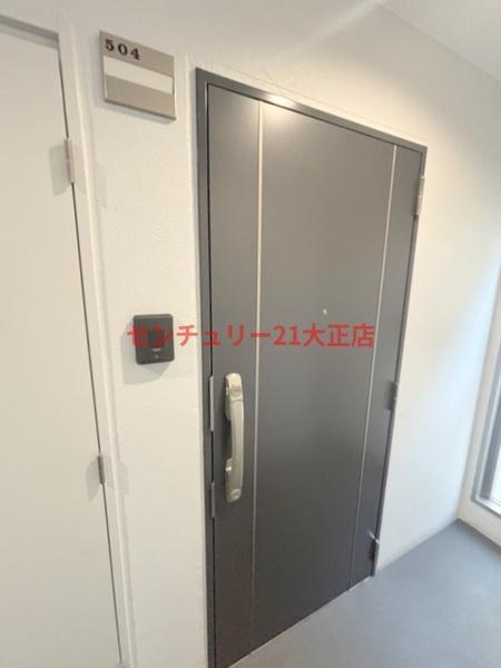 セオリー大阪ベイステージの玄関