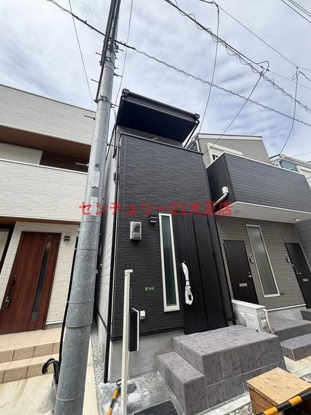 三軒家東貸戸建のエントランス