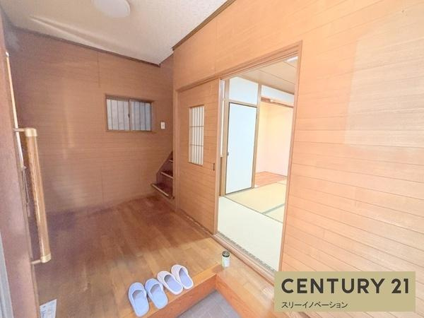南恩加島6丁目貸家の玄関