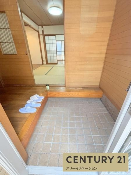 南恩加島6丁目貸家の玄関
