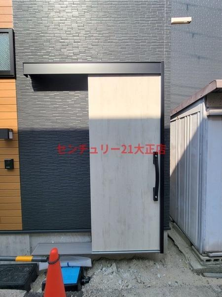 新築賃貸長屋の玄関