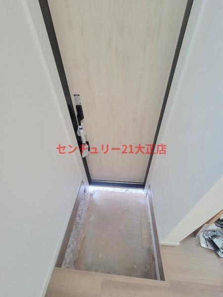 新築賃貸長屋の玄関