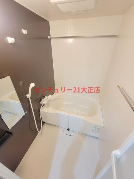 新築賃貸長屋の浴室