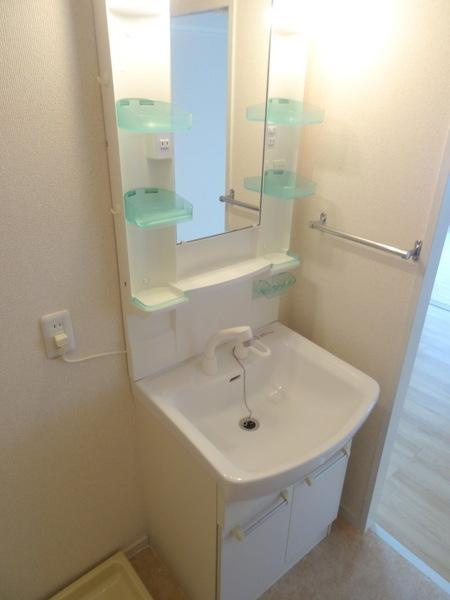 大阪市大正区三軒家東１丁目の賃貸マンションの洗面所|★独立洗面台★