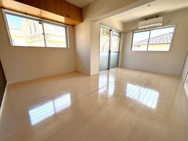【居間・リビング】 | テングッド城西