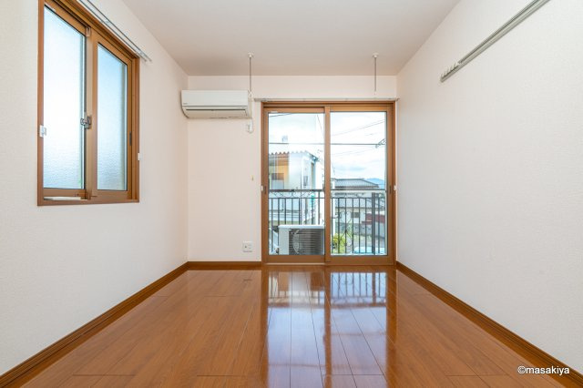 クレアール朝陽の洋室