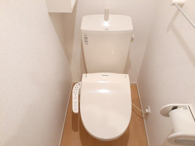 シェル・トゥールＢのトイレ|清潔感のあるトイレです