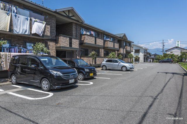 シェリール朝陽の駐車場