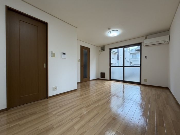 福井狐橋０戸建D-rooomの居間・リビング