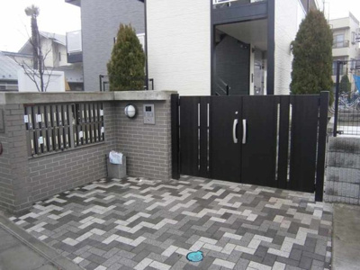 【その他】 | レオパレスリバーパーク | オートロックゲート付き。