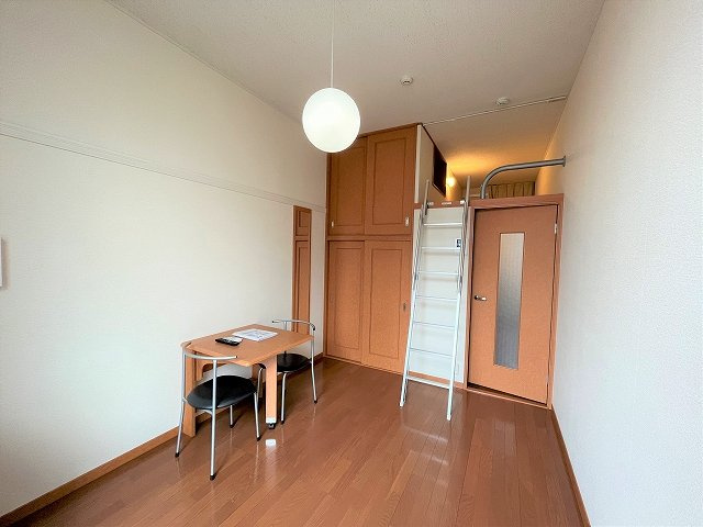 レオパレスメルツェの寝室