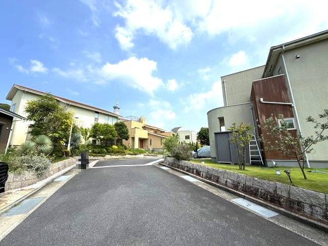海見え！全室南向きオーシャンビュー　ウッドデッキの周辺|閑静な住宅街
