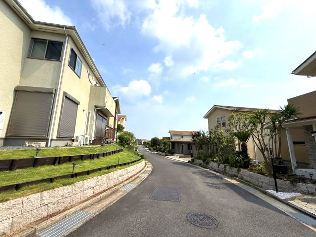 海見え！全室南向きオーシャンビュー　ウッドデッキの周辺|閑静な住宅街