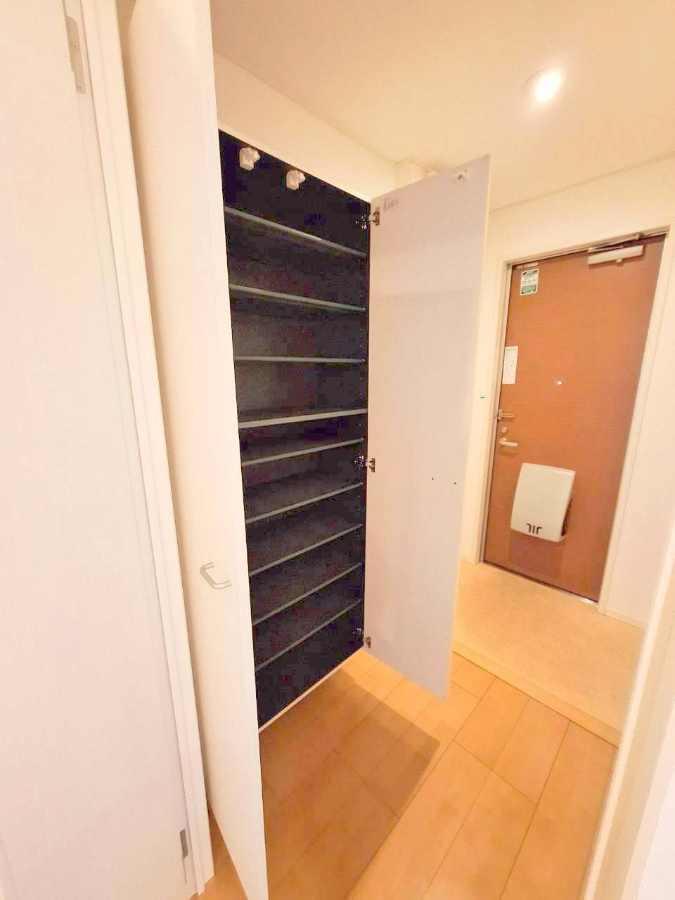 アローシックスⅡの玄関|★シューズＢＯＸ★