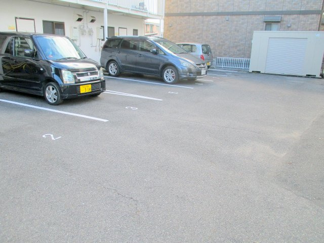 【駐車場】 | ホワイトメゾンB | 過去写真※現状優先