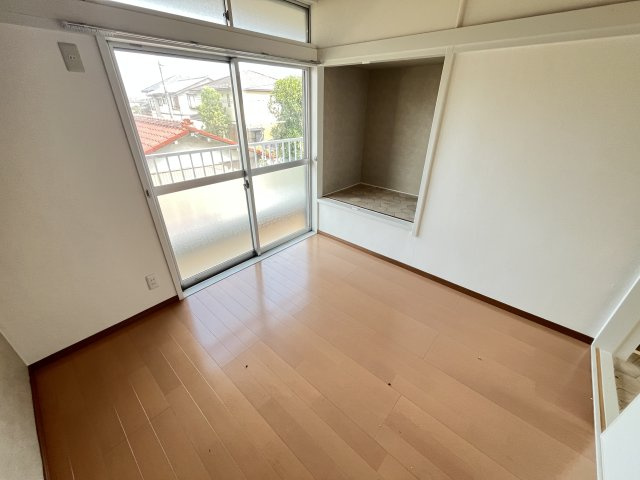 中台グリーンテラスBの洋室