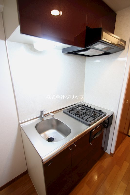 横浜市中区伊勢佐木町７丁目の賃貸マンションのキッチン