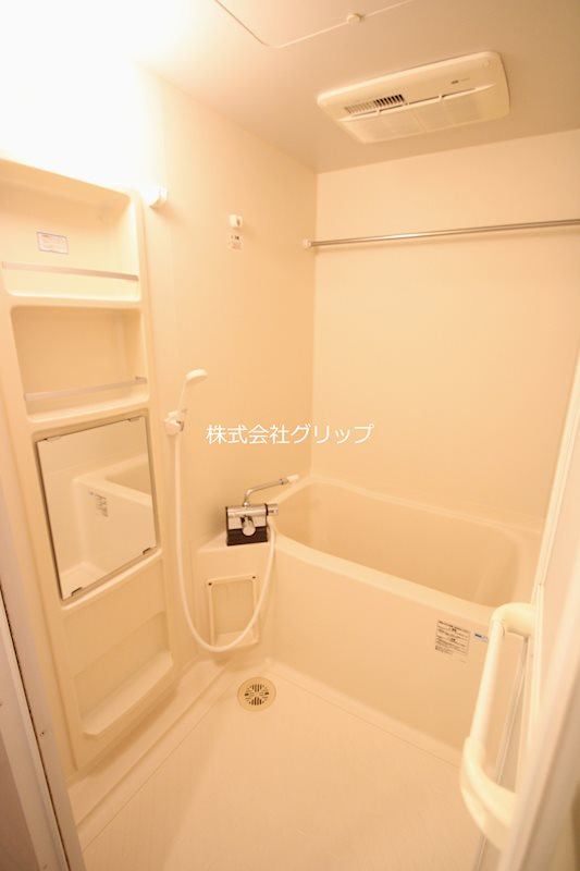 横浜市中区伊勢佐木町７丁目の賃貸マンションの浴室