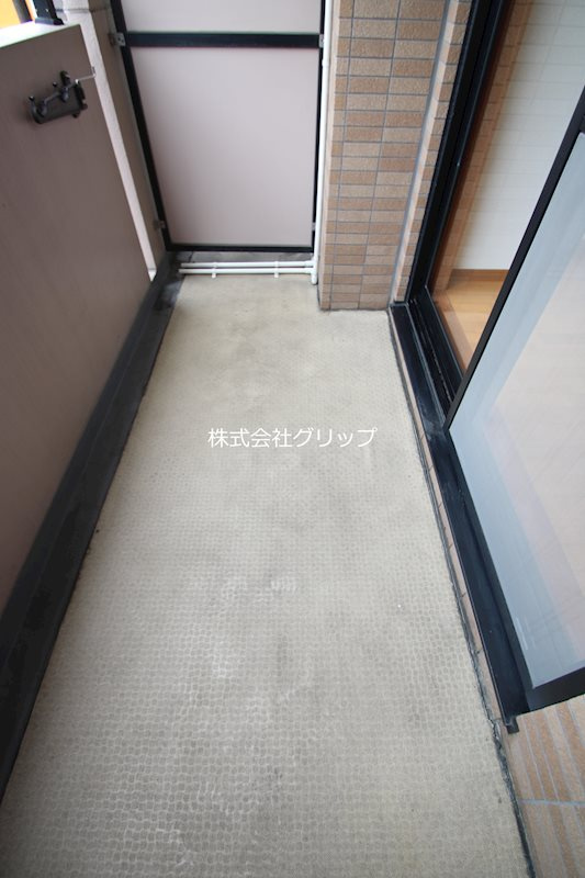 横浜市中区伊勢佐木町７丁目の賃貸マンションのバルコニー