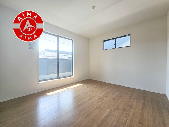 小郡市小郡字中尾第4-2棟（1号棟）の内観：施工例|主寝室には収納力に優れたクローゼットがありますので、お部屋もすっきり片付きます。