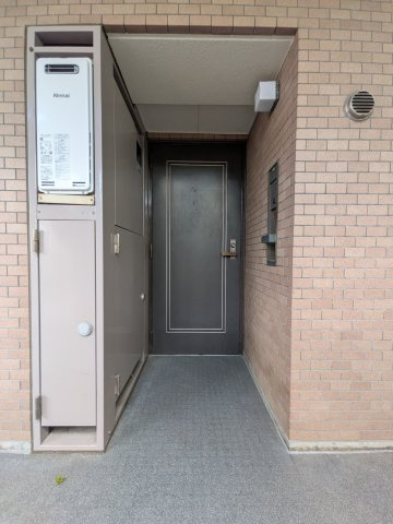 竹の塚パークホームズの玄関
