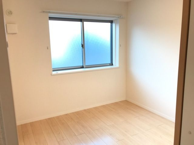 ロマネス豊の洋室
