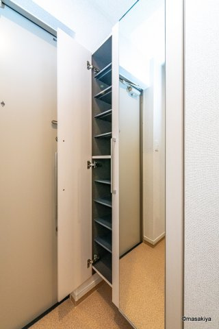 ラフレシールの玄関