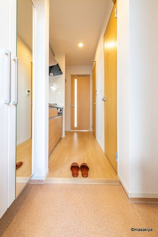 ラフレシールの玄関