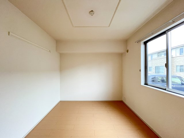 モンリーブル　Ⅲの洋室