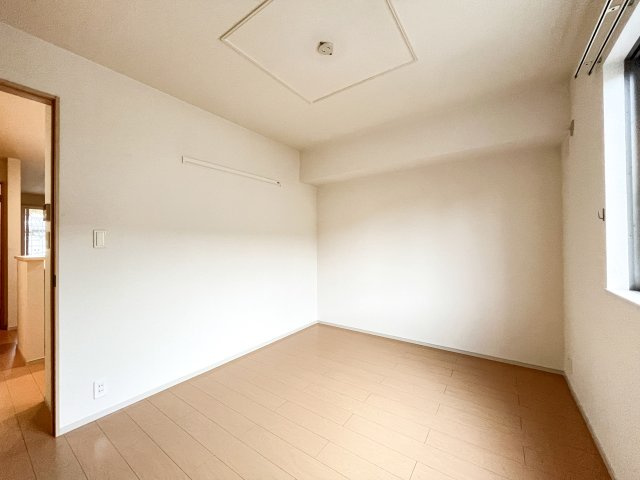 モンリーブル　Ⅲの洋室
