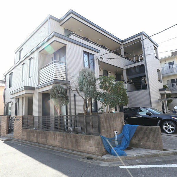 リファイン桜のエントランス