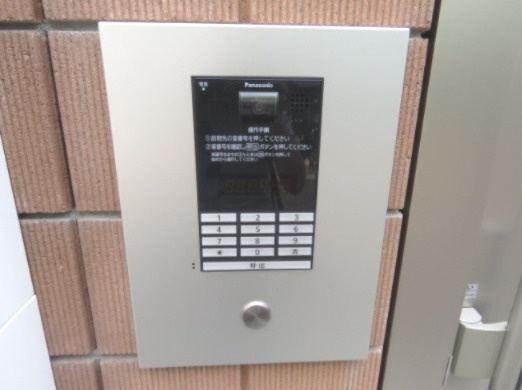 ファーストインプレス　ネット無料　駅近　オートロックのセキュリティ
