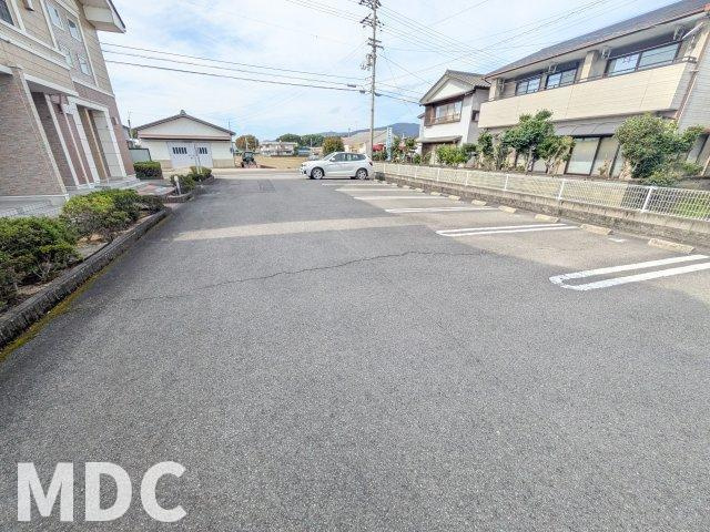 ベルメゾン サピーB の駐車場