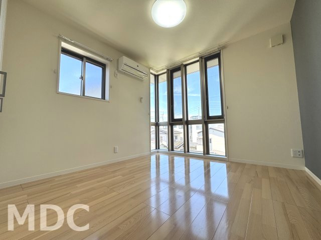 ベレオ助任橋の洋室