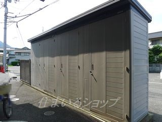 ヴィルヌーブマスダ　A棟の設備|屋外物置き