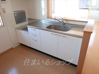 ヴィルヌーブマスダ　A棟のキッチン|窓あり