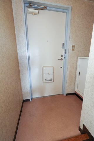 協栄マンションOYAMAの玄関|玄関　※302号室のお写真です