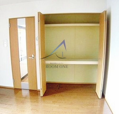 ロンバード柏木の居間・リビング|洋室のお部屋です。