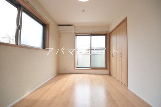 【寝室】 | 角部屋です