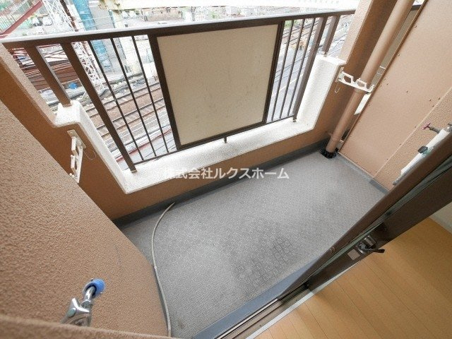 コーポスクエア24のバルコニー|外からの目が気にならないバルコニーで洗濯物が干せます
