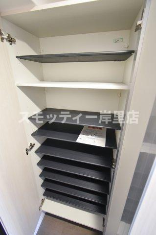 クレアグレイス岸里の収納