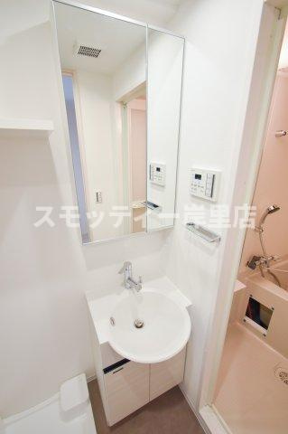 クレアグレイス岸里の洗面所