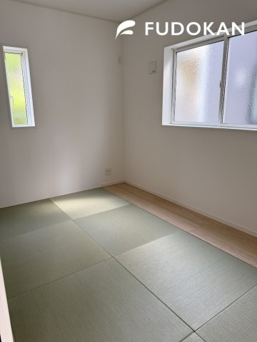 山形市あさひ町第1【新築建売】2号棟の和室|1階洋室はお子様のプレイルームとしてもご活用頂けます。