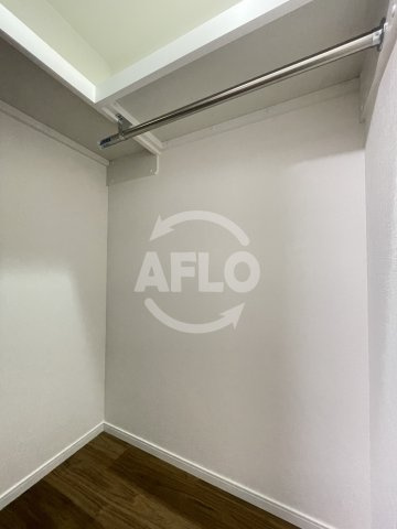 ノルデンタワー南森町アドバンス　堀川小学校区の収納|ノルデンタワー南森町アドバンス　ウォークインクローゼット