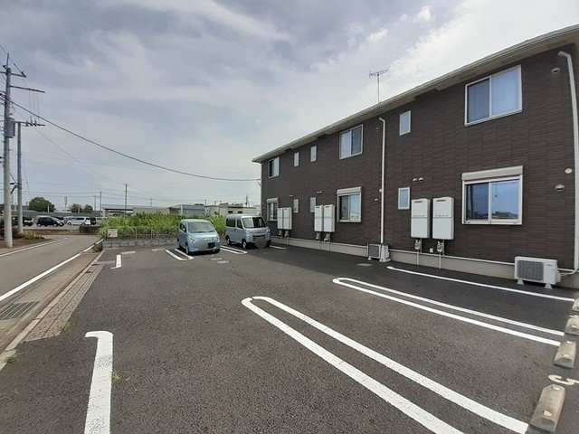 グリーンステージⅢ番館の駐車場|駐車場があります