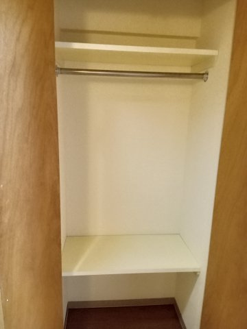 川崎市多摩区三田２丁目の賃貸マンションの収納