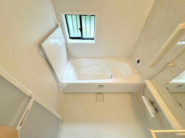 【浴室】 | 川越市砂新田1丁目　新築一戸建住宅　全２棟　（ふじみ野店） | 日々の疲れを癒す広々した浴室です。