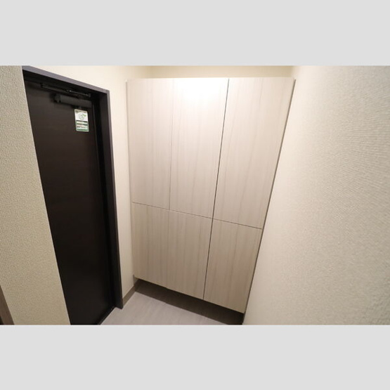 【玄関】ビスタレイルウェイ八田